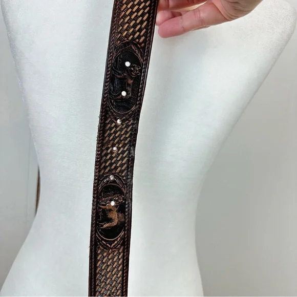 Vintage Tooled Cowhide Wolf Embossed Western Belt Men’s Size 42” - Picture 15 of 16